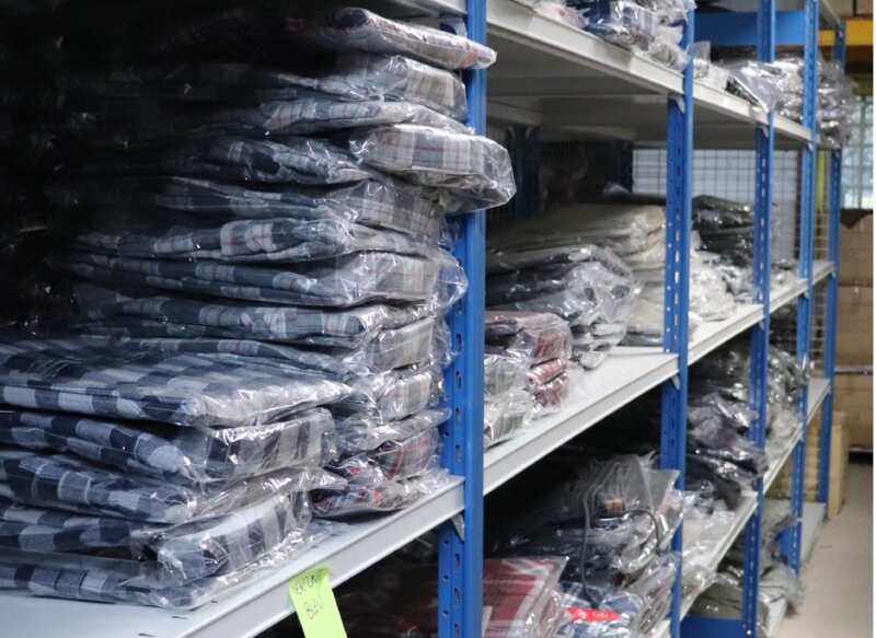 Stock de chemises Bartavel — 100 000 pièces en entrepôt