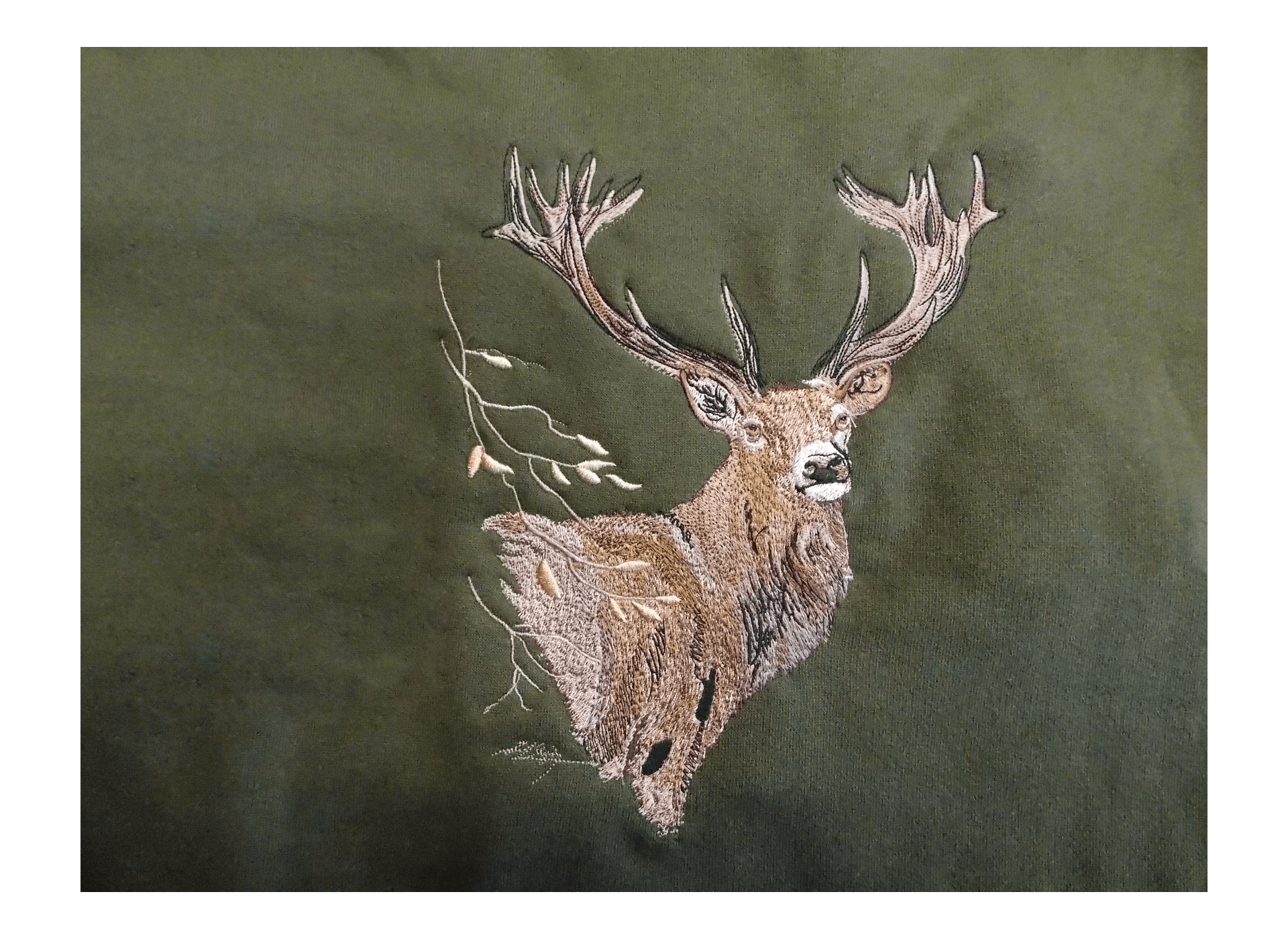 broderie chasse S149 tête de cerf